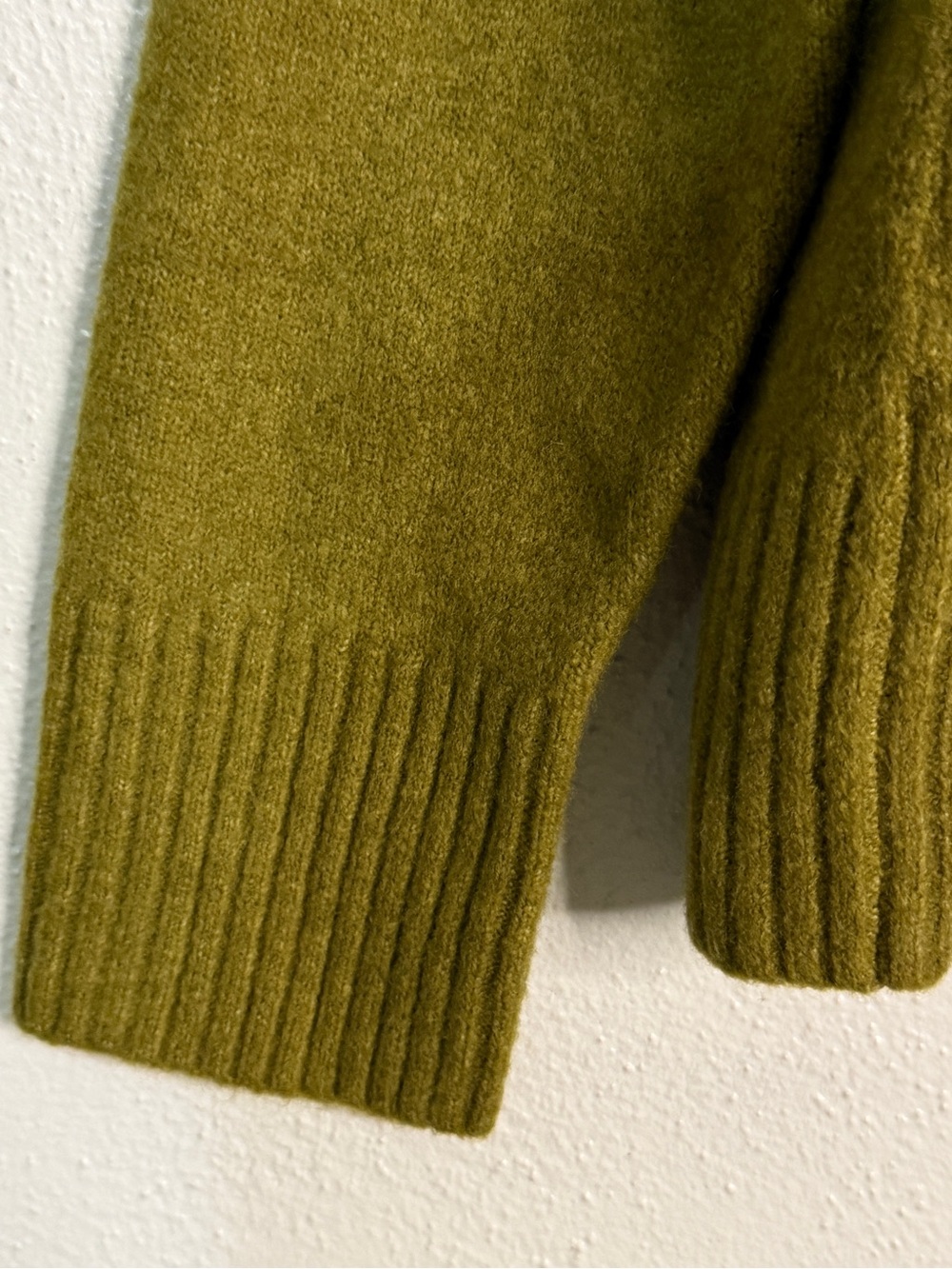 Zara Olive Green 5-Button Sweater. Sz Small. - Picture 5 of 8